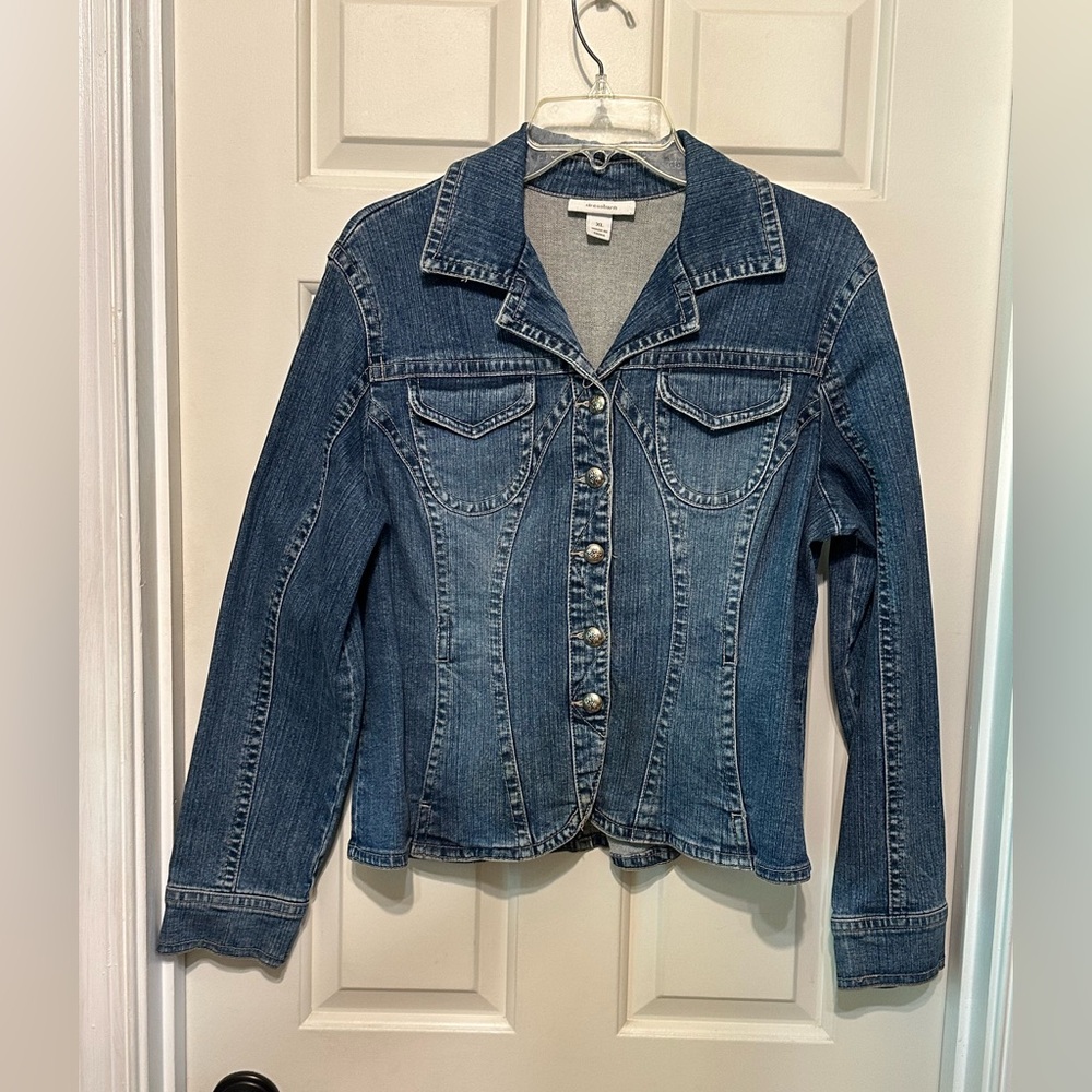 πJ05Dress Barn Denim Jacket w/buttons. L 23β, P2P 21β, Sleeves 24β, SZ XL. - Picture 1 of 10